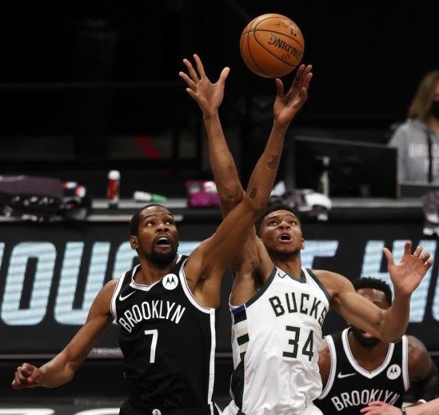 盛世棋牌官方下载-雄鹿篮网明日激战 双方内线布阵将成关键胜负手